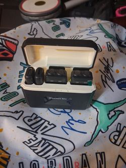 Wireless Mic System with Charging Case