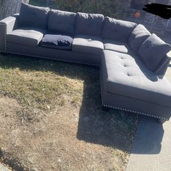 Couch / Sectional
