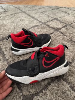Nikes size 1.5y