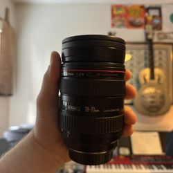 Canon 28–70mm f/2.8 L lens in great condition.