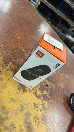 JBL Flip 6 portable speaker