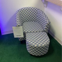Tup Chair with ottoman