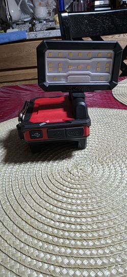 M18V 18-VOLT LITHIUM ION CORDLESS 1000 LUMENS ROVER COMPACT FOLDING FLOOD LIGHT WITH USB CHARGING BRAND NEW TOOL ONLY