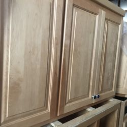 Cabinets Lots Of Sizes . Good Condition