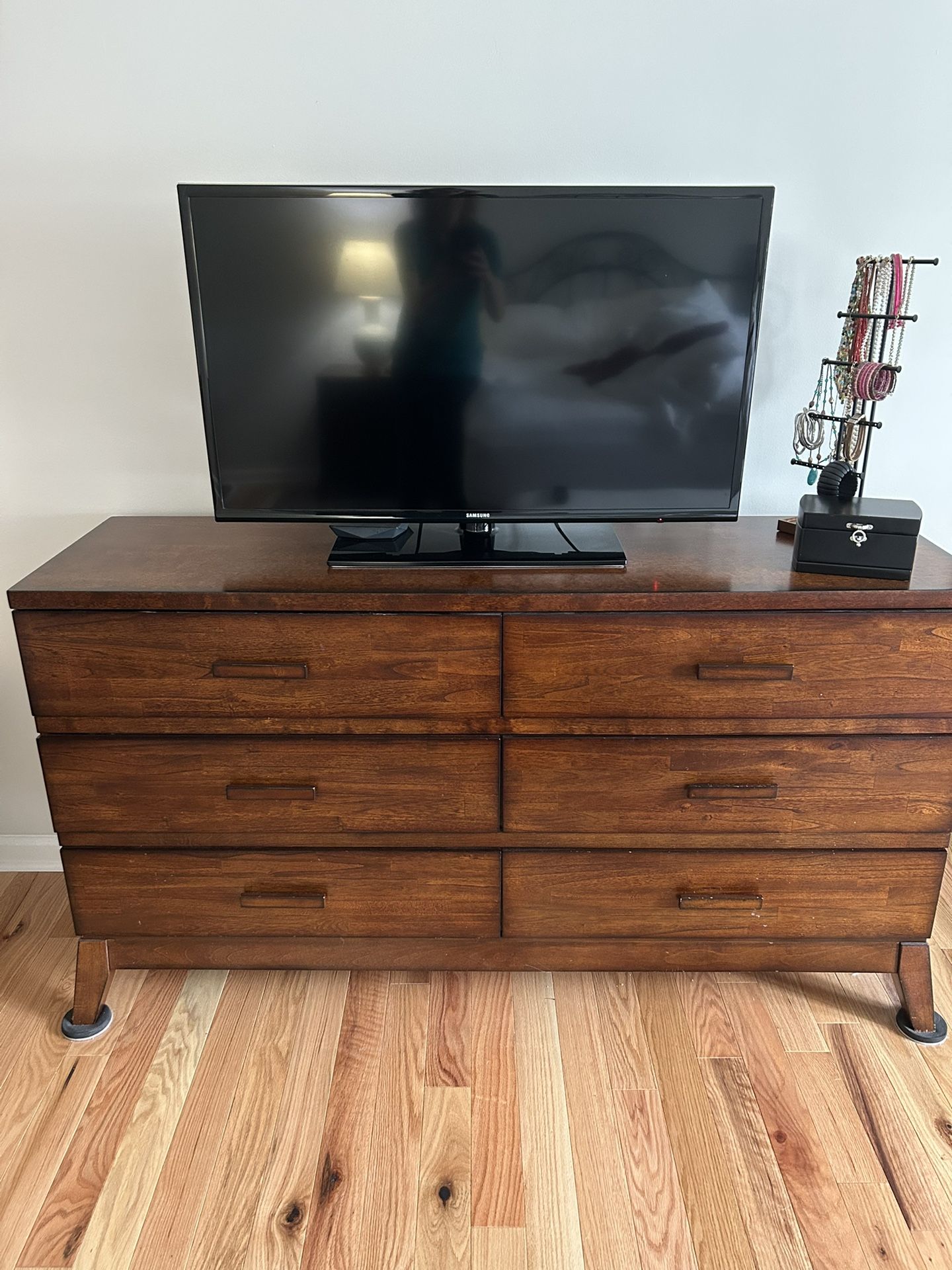 Bedroom Set - 3 Pieces