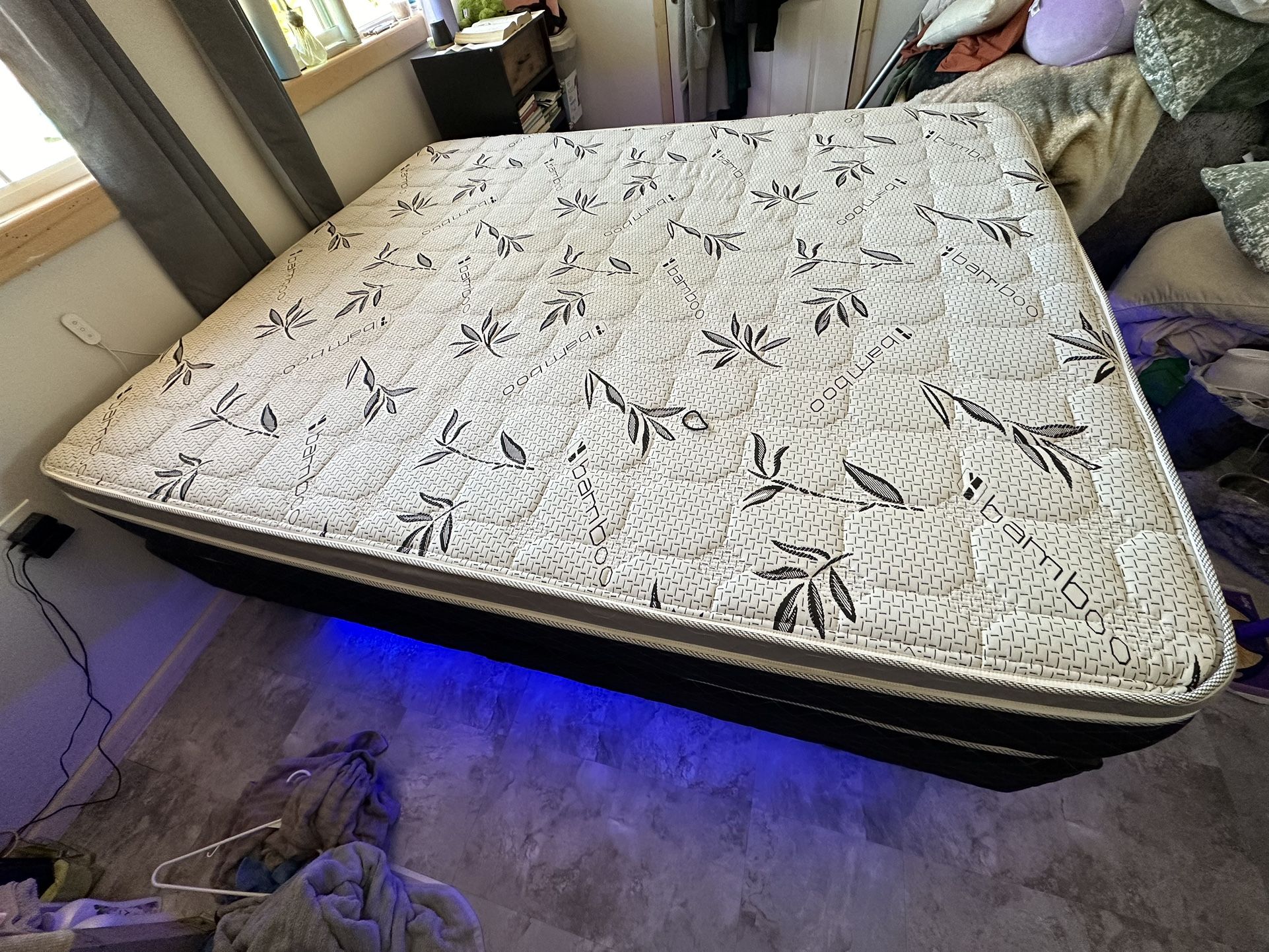 CALI KING SIZE Bed/springs/Floating Frame