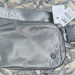 NWT Lululemon Silver Drop World mark Everywhere Belt Bag EBB Fanny Pack