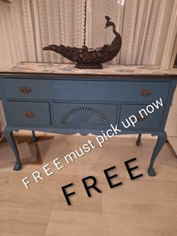 Free buffet table