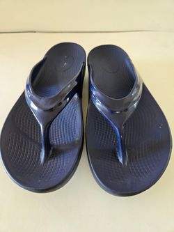 Oofos Women's Size 7 Sandals