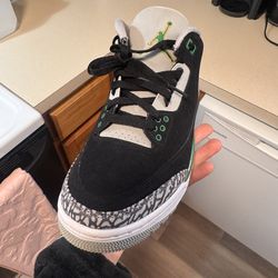 Jordan 3 Retro (Pine Green) Size 8.5