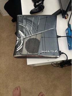 Xbox 60 Halo four version three controllers six games. Everything isn’t working condition has been tested.