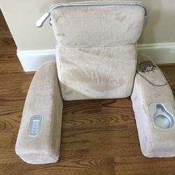 BROOKSTONE BACKREST MASSAGER WITH READING LIGHT (NICE VALENTINES GIFT)