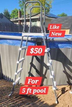 Pool ladder w platform LIKE NEW