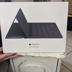 I Pad Pro  Smart Keyboard 12.9 Inch 5th Generation