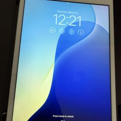 Apple iPad 7th Generation - Silver