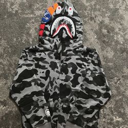 BRAND NEW Bape hoodie🔥🔌