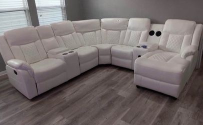 Champion White Reclining Sectional with Chaise .Brand New