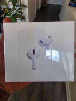 Apple AirPods Pro 3 in Box