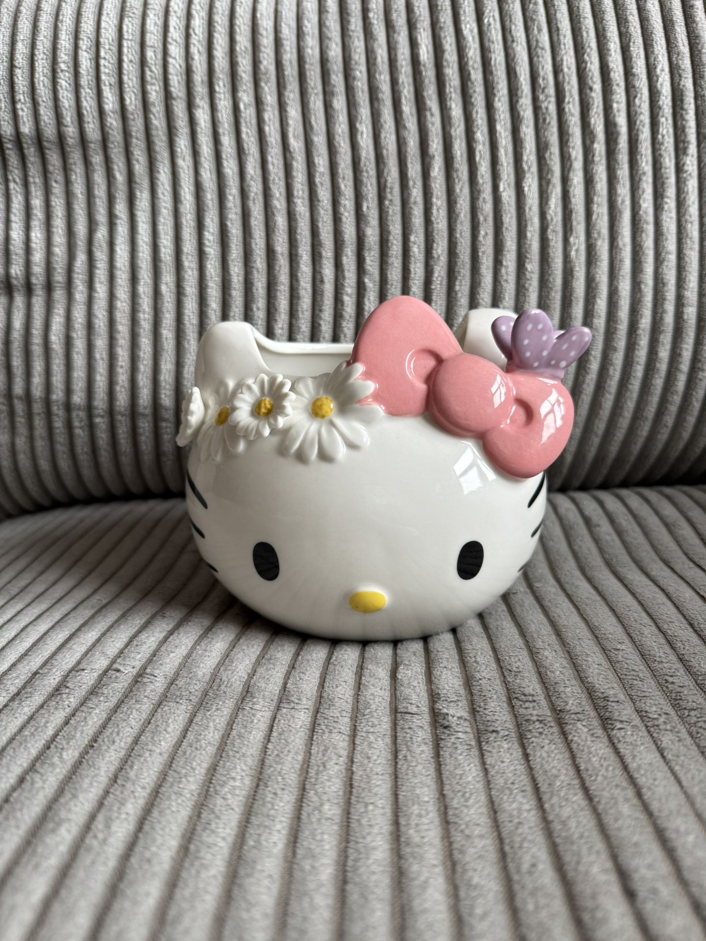 Hello Kitty Butterfly/Flower Crown Planter ๐ผ