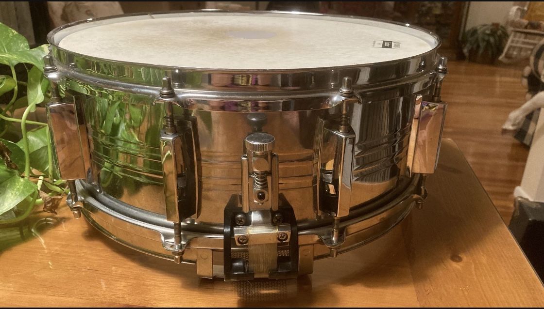 Snare Drum-*RARE**One Owner* Vintage Chrome YAMAHA- With Case & Sticks! **Very Good Condition** Super Clean!