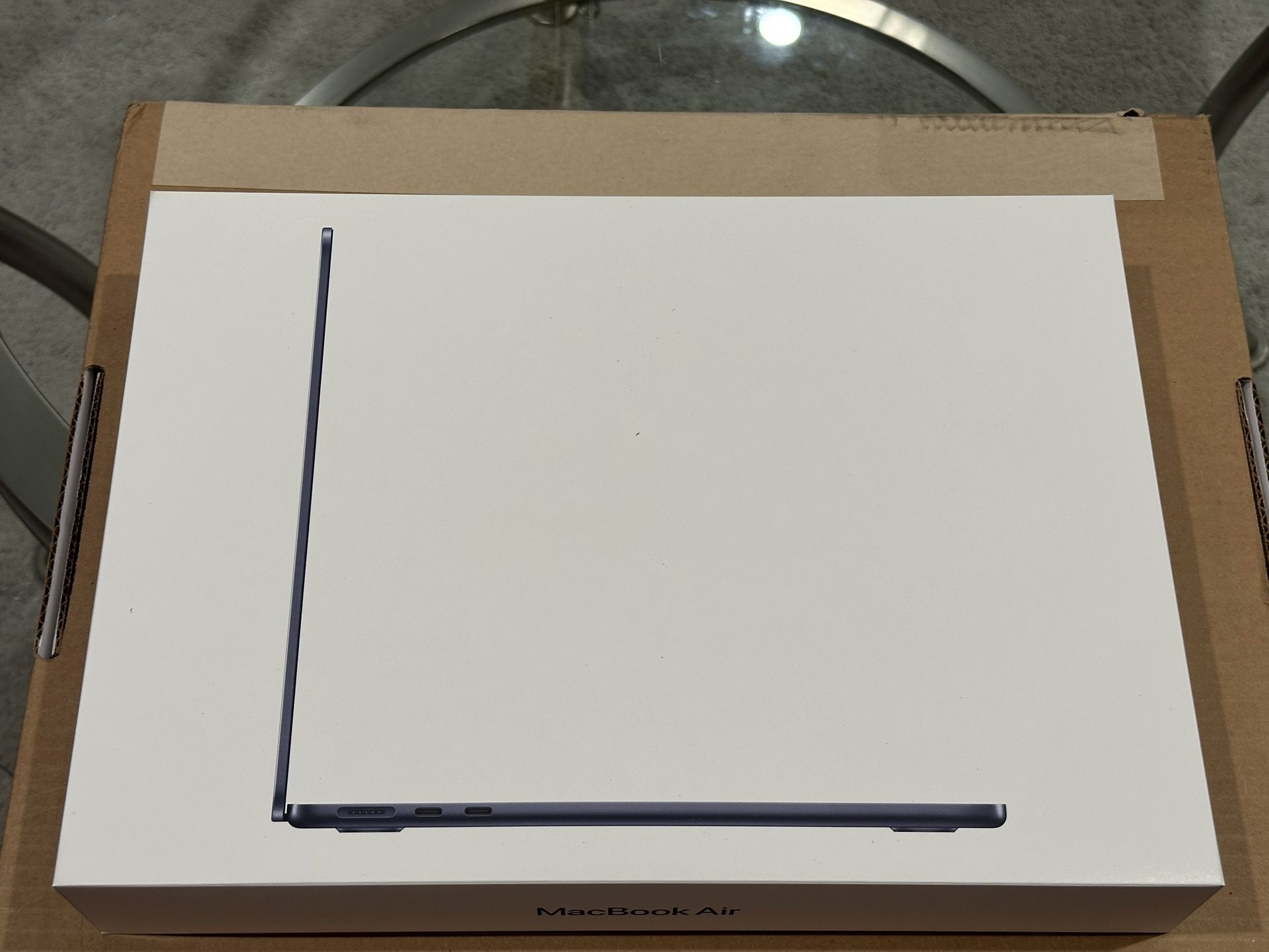 New Apple MacBook Air M2 13” 256GB Midnight