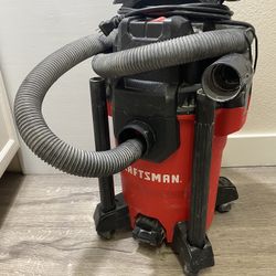 Craftsman 4 Gallon 3.5 HP Wet/Dry Shop Vac with Attachments