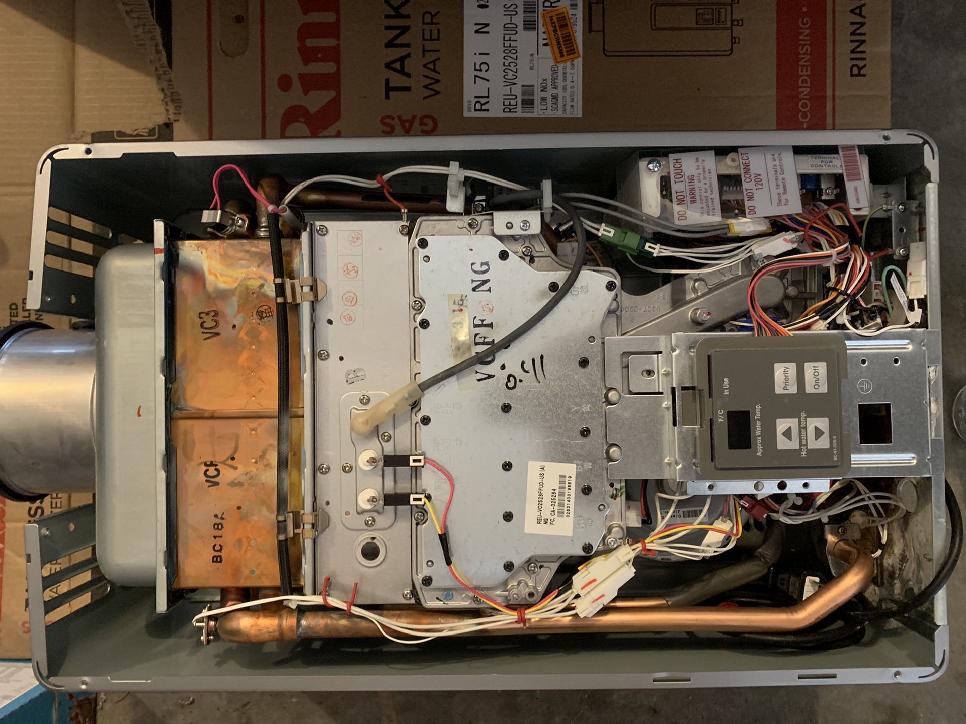 Rinnai RL75i Natural Gas Tankless Water Heater for Sale in Seattle, WA