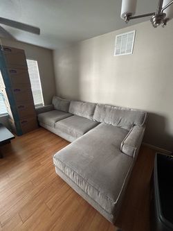 Gray Fabric Sectional Sofa with Right Chaise