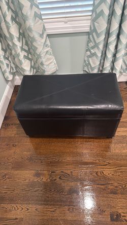 Leather storage Chest/Ottaman