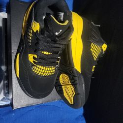 KID'S SLIGHTLY USED JORDANS 