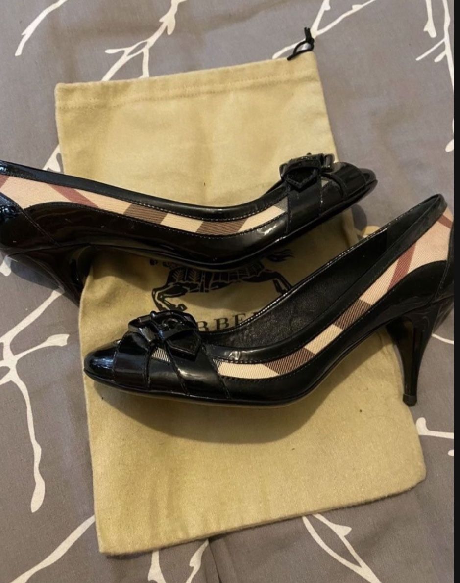 Burberry Heels Size 6