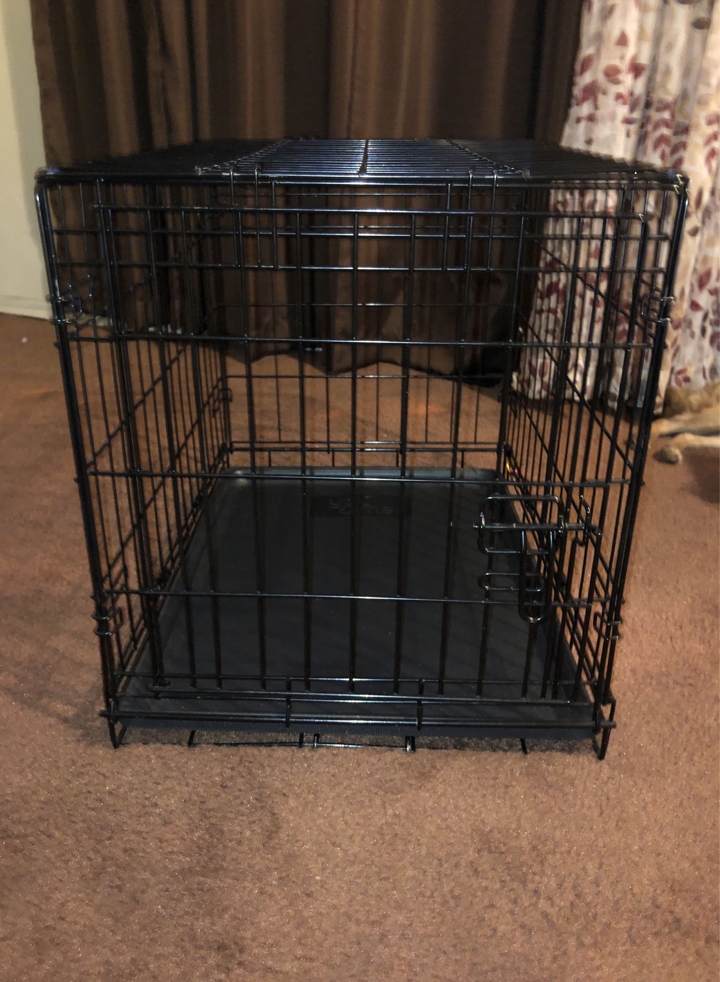 small dog cage ( in good condition )