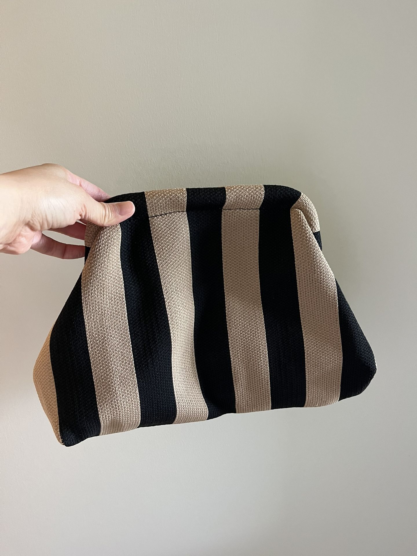 Summer Striped Dumpling Clutch (Black/Khaki)