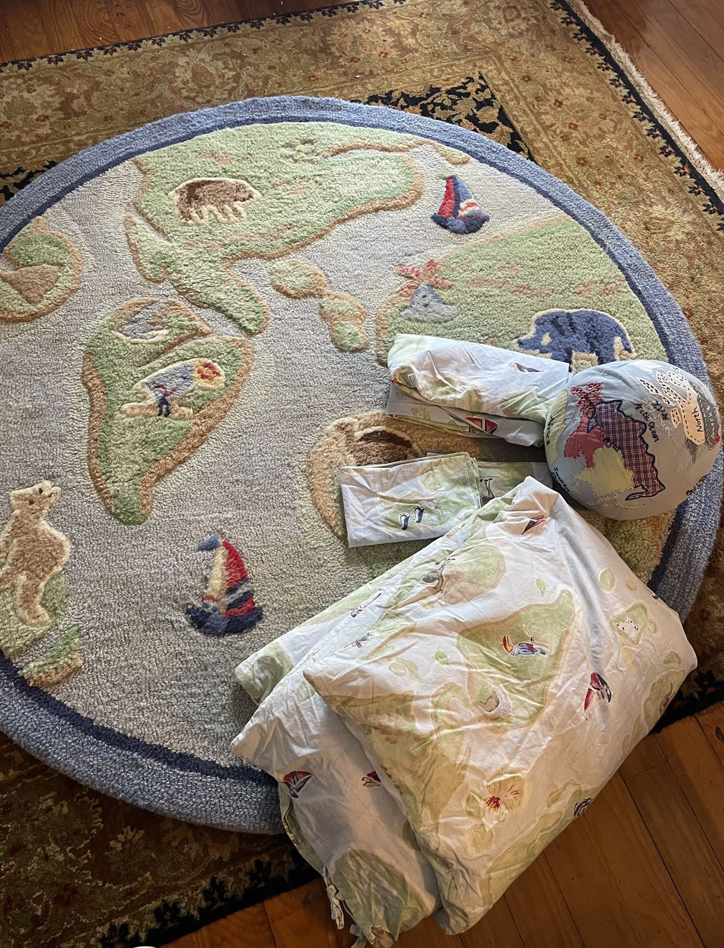 Kids Rug and Sheet Set - Map/Animal Theme