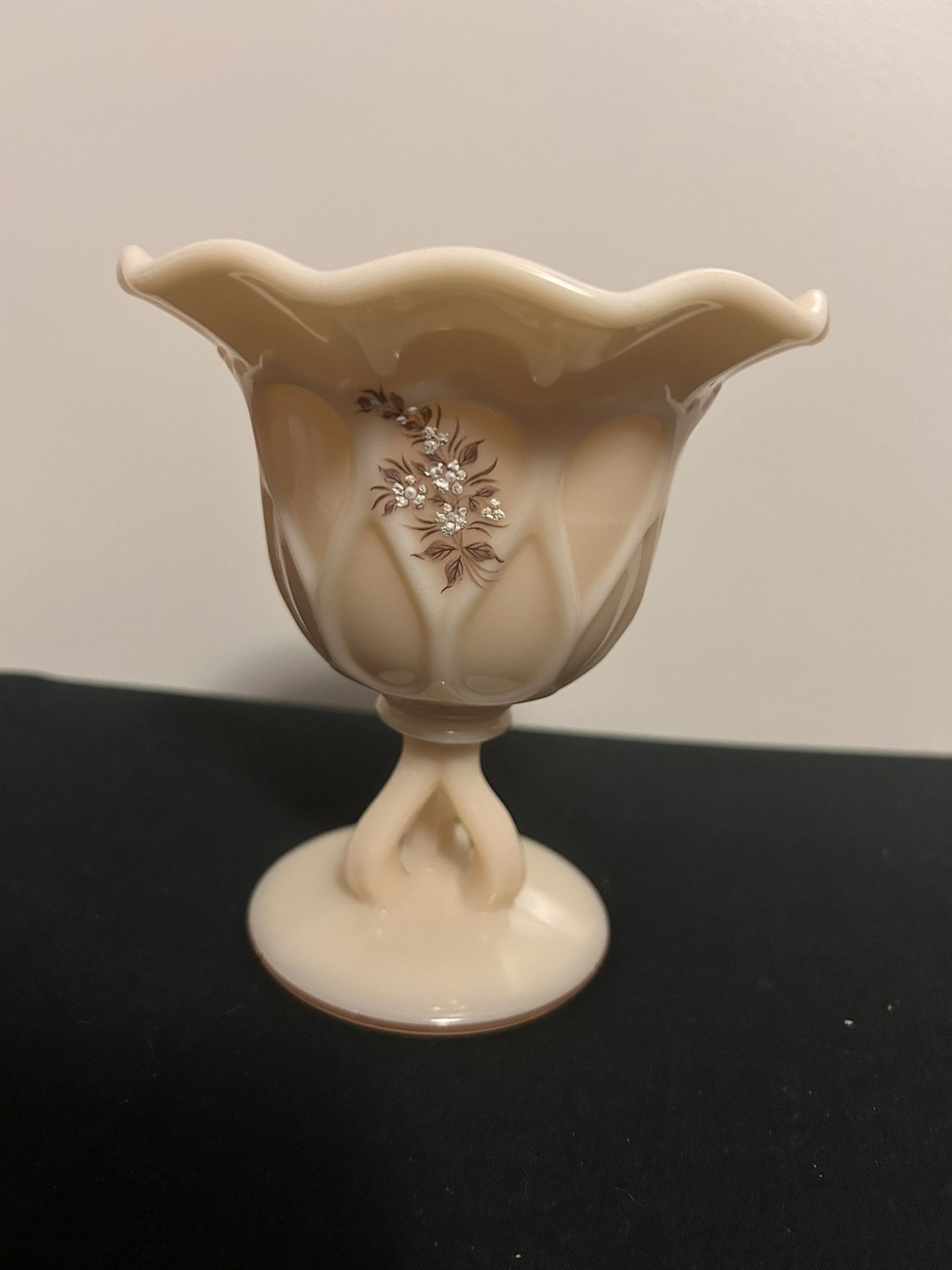 VINTAGE (WESTMORELAND?) ALMOND COLORED GLASS COMPOTE PEDESTAL CANDY DISH