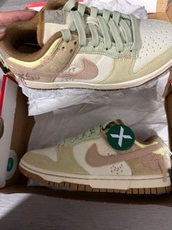 Nike Dunk Low Sneakers
