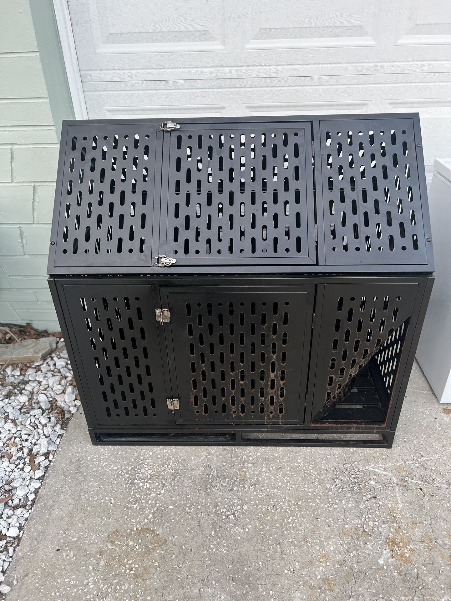 Large metal dog crate