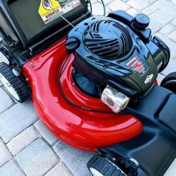 YARD MACHINES SELF-PROPELLED LAWN MOWER