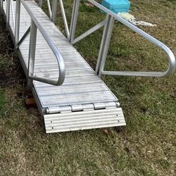 Aluminum gangway