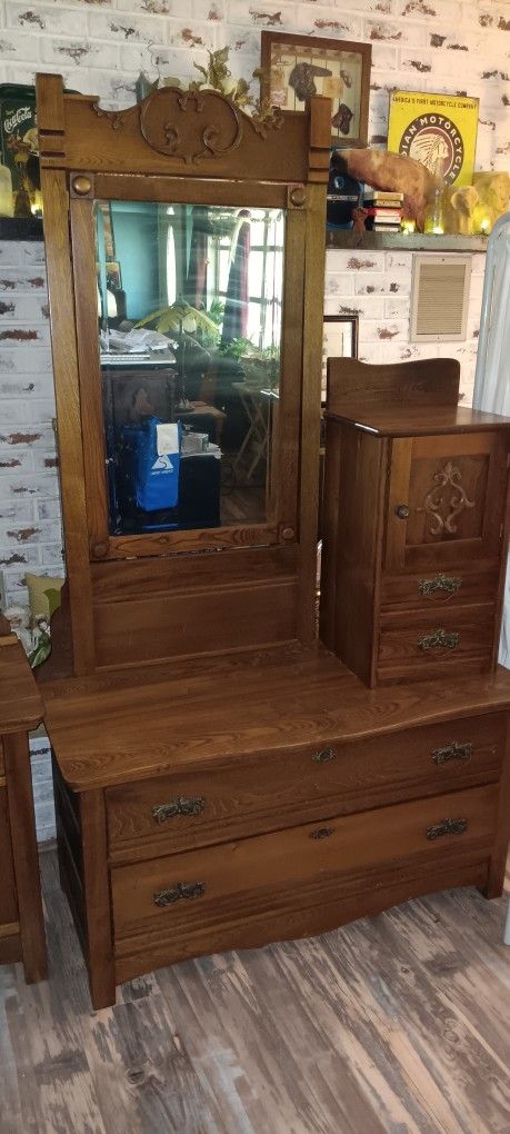 Beautiful Antique Dresser Mirror