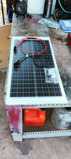 12 to 20 volt solar panel flex very thin light 100 Watts it's brand new $30