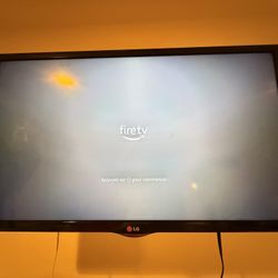 LG 32″ Full HD TV + Wall Mount + Amazon Fire TV Stick – Smart TV Ready