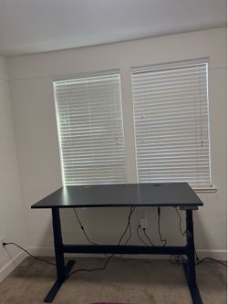 Uplift Standing Desk (60” X 30”)