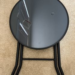 FOLDABLE TABLE