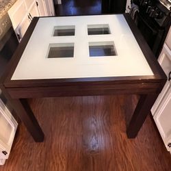 Scandinavian design expandable dining table