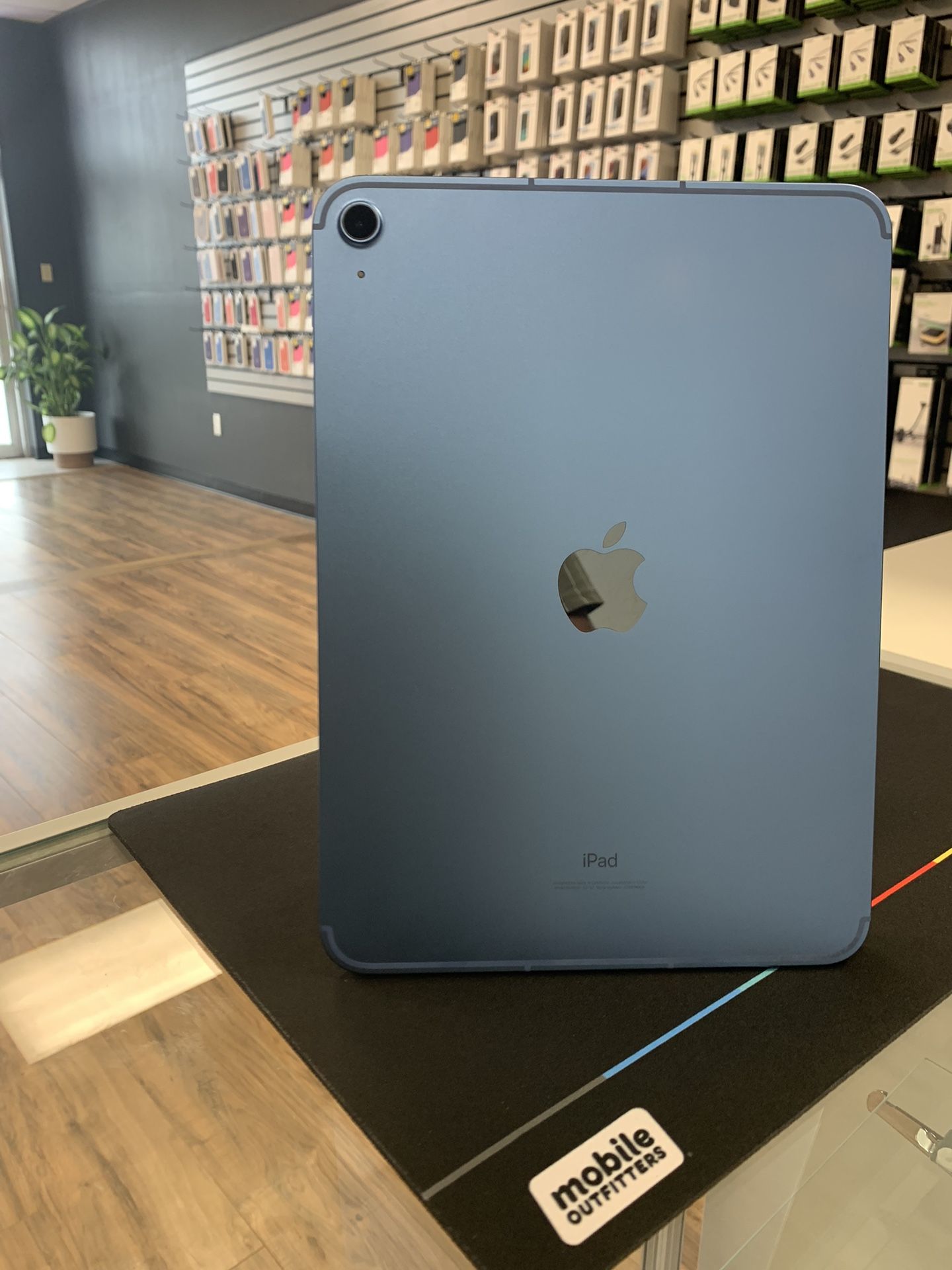 Apple iPad 10 Wi-Fi + Cellular 64GB
