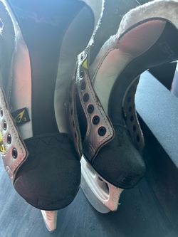 Hockey skates