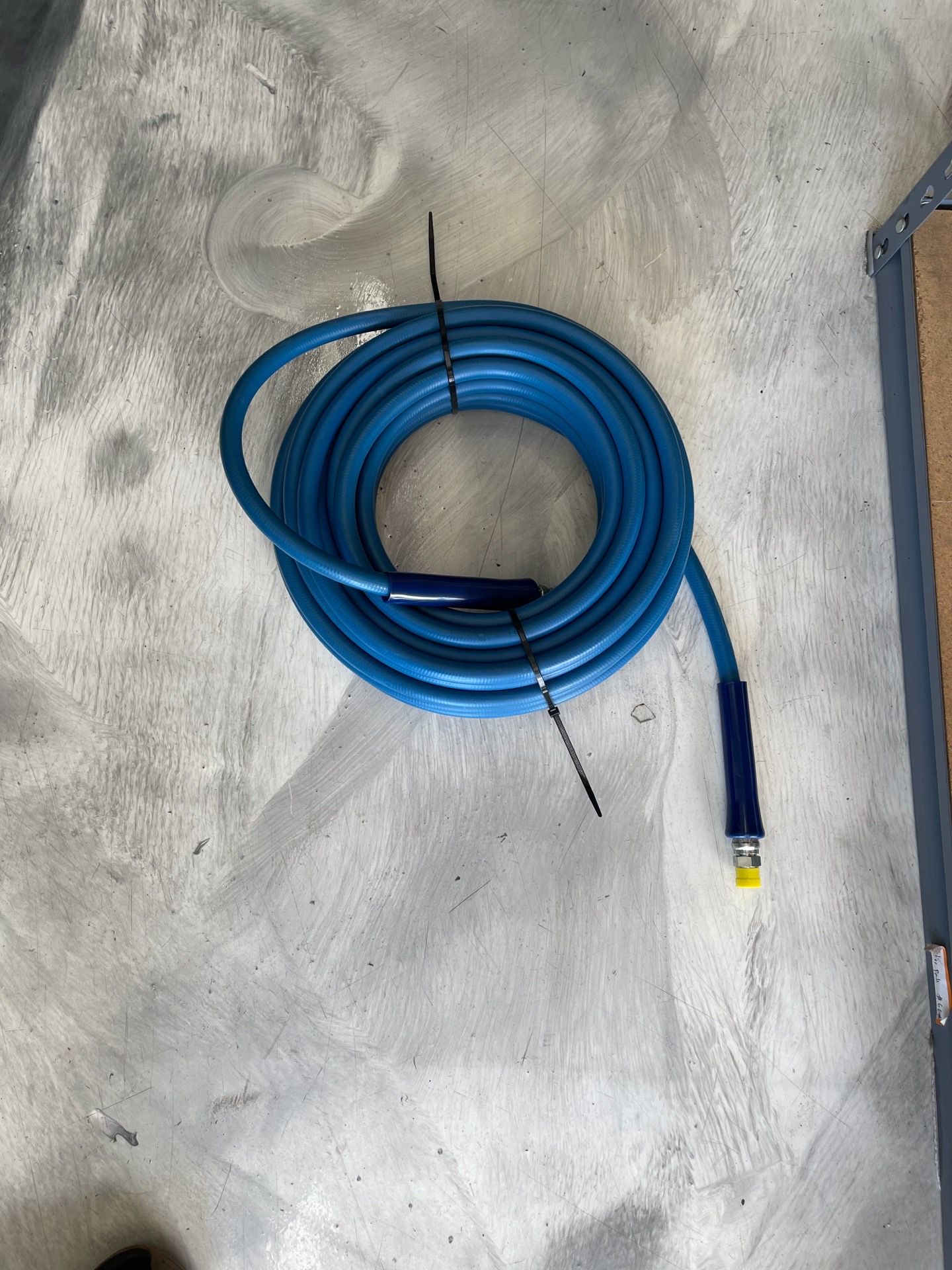 Pressure washer hoses
