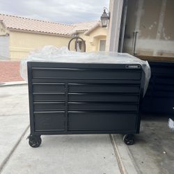 brand new 52inch husky tool box