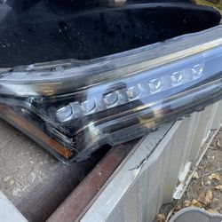 RIGHT SIDE HEADLIGHT ACCURA 